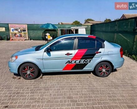 Синий Хендай Акцент, объемом двигателя 1.4 л и пробегом 315 тыс. км за 3800 $, фото 3 на Automoto.ua