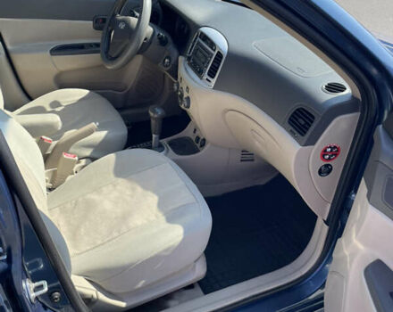 Синій Хендай Акцент, об'ємом двигуна 1.6 л та пробігом 196 тис. км за 5100 $, фото 5 на Automoto.ua