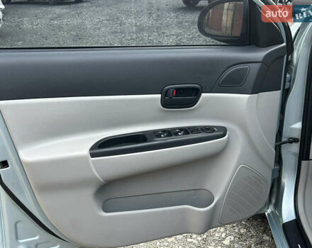 Синий Хендай Акцент, объемом двигателя 1.6 л и пробегом 240 тыс. км за 5250 $, фото 11 на Automoto.ua