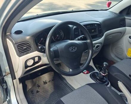 Синий Хендай Акцент, объемом двигателя 1.4 л и пробегом 189 тыс. км за 3800 $, фото 5 на Automoto.ua