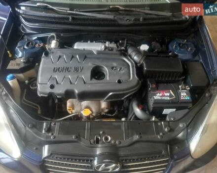 Синій Хендай Акцент, об'ємом двигуна 1.6 л та пробігом 205 тис. км за 1150 $, фото 8 на Automoto.ua