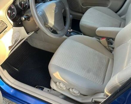 Синий Хендай Акцент, объемом двигателя 1.4 л и пробегом 193 тыс. км за 4500 $, фото 9 на Automoto.ua
