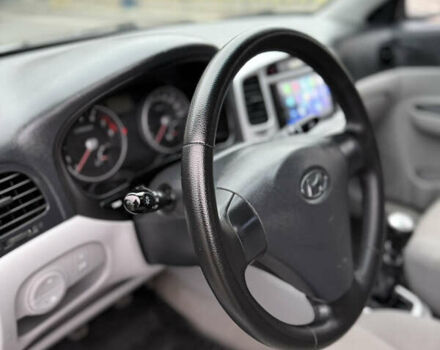 Синій Хендай Акцент, об'ємом двигуна 1.6 л та пробігом 182 тис. км за 4790 $, фото 58 на Automoto.ua