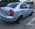 Синий Хендай Акцент, объемом двигателя 1.4 л и пробегом 298 тыс. км за 3900 $, фото 5 на Automoto.ua