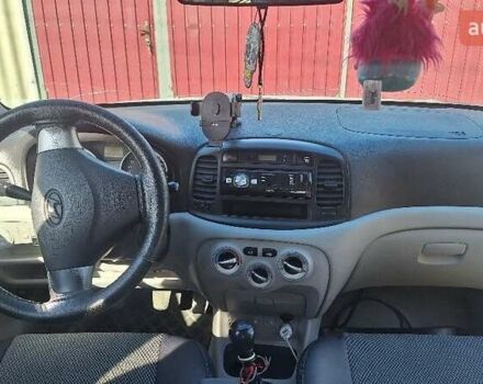 Синій Хендай Акцент, об'ємом двигуна 1.4 л та пробігом 214 тис. км за 4900 $, фото 3 на Automoto.ua