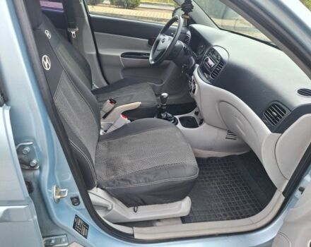 Синій Хендай Акцент, об'ємом двигуна 1.4 л та пробігом 123 тис. км за 4200 $, фото 6 на Automoto.ua