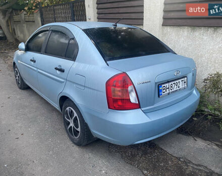 Синий Хендай Акцент, объемом двигателя 1.4 л и пробегом 200 тыс. км за 5800 $, фото 1 на Automoto.ua