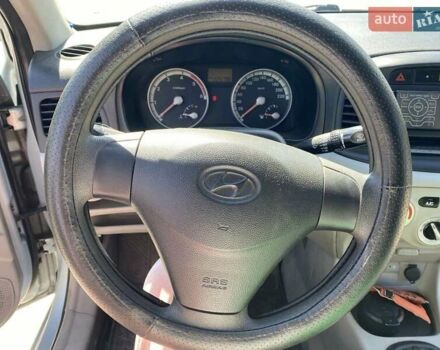 Синий Хендай Акцент, объемом двигателя 1.5 л и пробегом 225 тыс. км за 5500 $, фото 4 на Automoto.ua