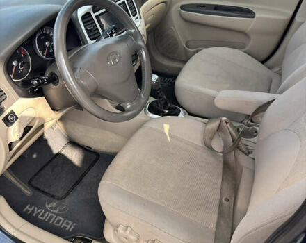 Синий Хендай Акцент, объемом двигателя 1.6 л и пробегом 335 тыс. км за 4000 $, фото 16 на Automoto.ua