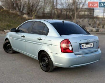 Синий Хендай Акцент, объемом двигателя 1.4 л и пробегом 315 тыс. км за 3599 $, фото 5 на Automoto.ua