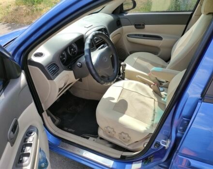 Синій Хендай Акцент, об'ємом двигуна 1.5 л та пробігом 260 тис. км за 4600 $, фото 2 на Automoto.ua