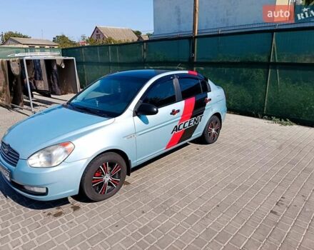 Синий Хендай Акцент, объемом двигателя 1.4 л и пробегом 315 тыс. км за 3800 $, фото 2 на Automoto.ua