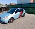 Синий Хендай Акцент, объемом двигателя 1.4 л и пробегом 315 тыс. км за 3800 $, фото 2 на Automoto.ua