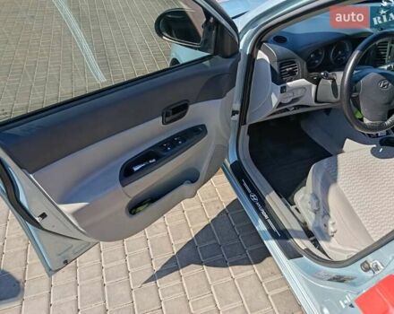 Синий Хендай Акцент, объемом двигателя 1.4 л и пробегом 315 тыс. км за 3800 $, фото 10 на Automoto.ua