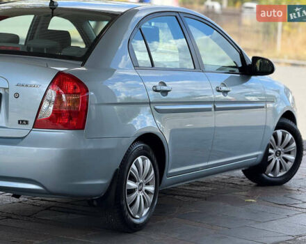 Синий Хендай Акцент, объемом двигателя 1.59 л и пробегом 181 тыс. км за 5600 $, фото 6 на Automoto.ua