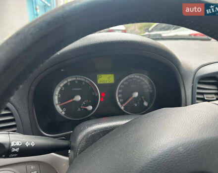 Синий Хендай Акцент, объемом двигателя 1.6 л и пробегом 159 тыс. км за 4600 $, фото 3 на Automoto.ua