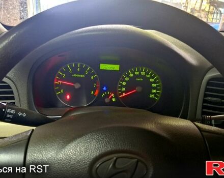 Синий Хендай Акцент, объемом двигателя 1.4 л и пробегом 142 тыс. км за 4800 $, фото 1 на Automoto.ua