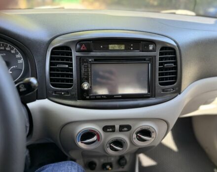 Синий Хендай Акцент, объемом двигателя 1.4 л и пробегом 169 тыс. км за 4650 $, фото 13 на Automoto.ua