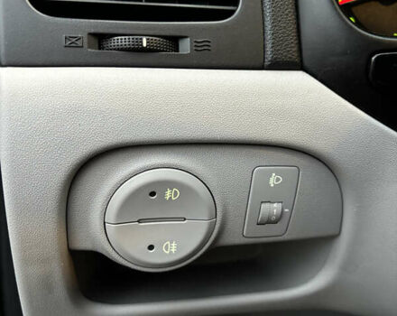 Синій Хендай Акцент, об'ємом двигуна 1.6 л та пробігом 181 тис. км за 5700 $, фото 17 на Automoto.ua