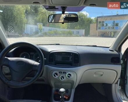 Синий Хендай Акцент, объемом двигателя 1.5 л и пробегом 225 тыс. км за 5500 $, фото 3 на Automoto.ua