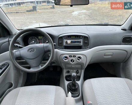 Синий Хендай Акцент, объемом двигателя 1.4 л и пробегом 201 тыс. км за 4100 $, фото 12 на Automoto.ua