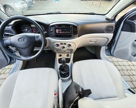 Синий Хендай Акцент, объемом двигателя 1.5 л и пробегом 185 тыс. км за 4650 $, фото 7 на Automoto.ua