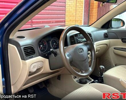 Синий Хендай Акцент, объемом двигателя 1.4 л и пробегом 144 тыс. км за 4950 $, фото 7 на Automoto.ua