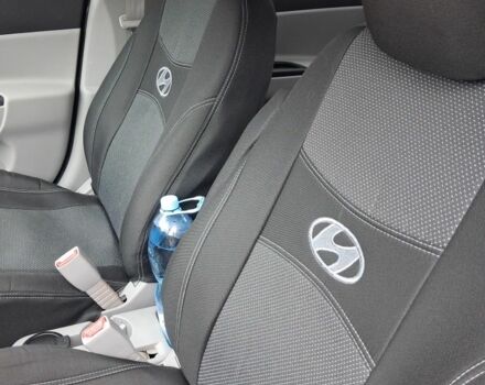 Синий Хендай Акцент, объемом двигателя 1.4 л и пробегом 56 тыс. км за 7700 $, фото 5 на Automoto.ua