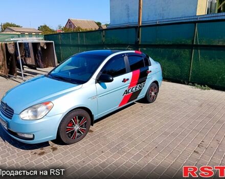 Синий Хендай Акцент, объемом двигателя 1.4 л и пробегом 314 тыс. км за 3800 $, фото 1 на Automoto.ua