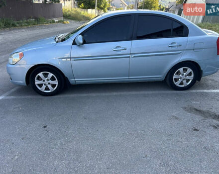 Синий Хендай Акцент, объемом двигателя 1.6 л и пробегом 240 тыс. км за 4600 $, фото 2 на Automoto.ua