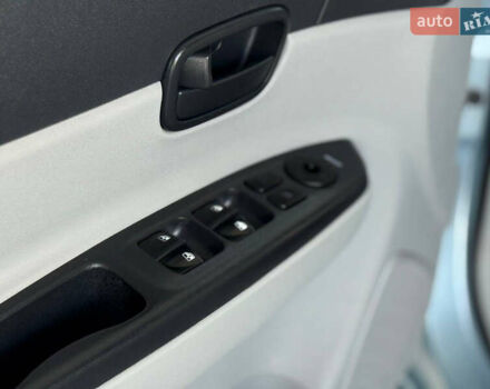 Синий Хендай Акцент, объемом двигателя 1.59 л и пробегом 181 тыс. км за 5600 $, фото 13 на Automoto.ua