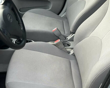 Синий Хендай Акцент, объемом двигателя 1.6 л и пробегом 240 тыс. км за 5250 $, фото 10 на Automoto.ua