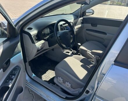 Синий Хендай Акцент, объемом двигателя 1.6 л и пробегом 205 тыс. км за 4700 $, фото 5 на Automoto.ua