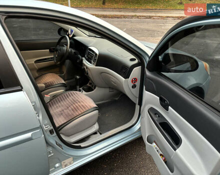 Синій Хендай Акцент, об'ємом двигуна 1.6 л та пробігом 181 тис. км за 5700 $, фото 9 на Automoto.ua