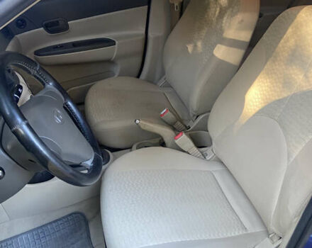 Синий Хендай Акцент, объемом двигателя 1.4 л и пробегом 212 тыс. км за 5500 $, фото 5 на Automoto.ua