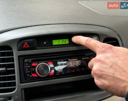 Синий Хендай Акцент, объемом двигателя 1.4 л и пробегом 171 тыс. км за 5499 $, фото 11 на Automoto.ua