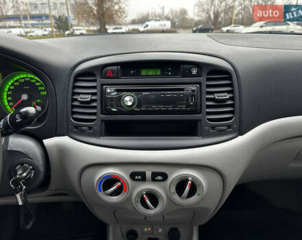 Синій Хендай Акцент, об'ємом двигуна 1.4 л та пробігом 102 тис. км за 4999 $, фото 12 на Automoto.ua