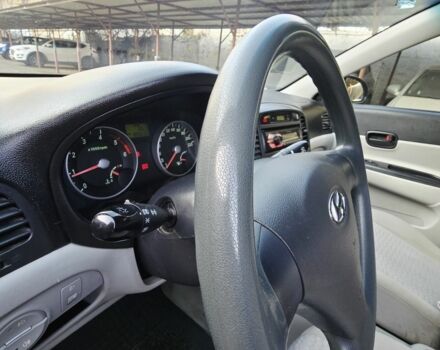 Синий Хендай Акцент, объемом двигателя 1.5 л и пробегом 185 тыс. км за 4650 $, фото 5 на Automoto.ua