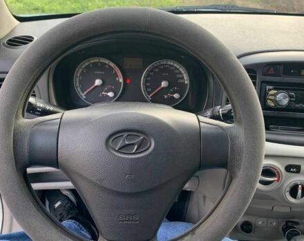 Синий Хендай Акцент, объемом двигателя 1.4 л и пробегом 195 тыс. км за 5100 $, фото 5 на Automoto.ua