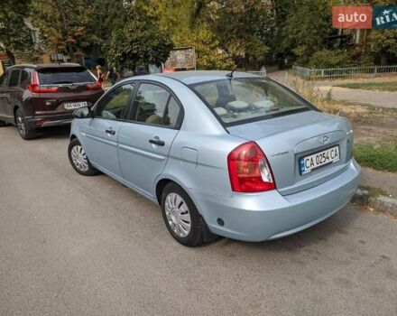 Синий Хендай Акцент, объемом двигателя 1.4 л и пробегом 200 тыс. км за 6000 $, фото 3 на Automoto.ua
