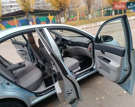 Синий Хендай Акцент, объемом двигателя 1.4 л и пробегом 100 тыс. км за 5300 $, фото 7 на Automoto.ua