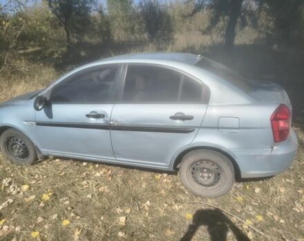 Синий Хендай Акцент, объемом двигателя 1.6 л и пробегом 340 тыс. км за 2000 $, фото 4 на Automoto.ua