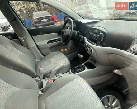 Синий Хендай Акцент, объемом двигателя 1.4 л и пробегом 220 тыс. км за 5200 $, фото 5 на Automoto.ua