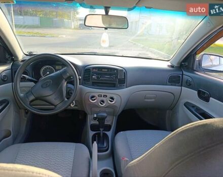 Синій Хендай Акцент, об'ємом двигуна 1.4 л та пробігом 215 тис. км за 4700 $, фото 8 на Automoto.ua