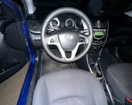 Синий Хендай Акцент, объемом двигателя 1.4 л и пробегом 195 тыс. км за 7000 $, фото 4 на Automoto.ua