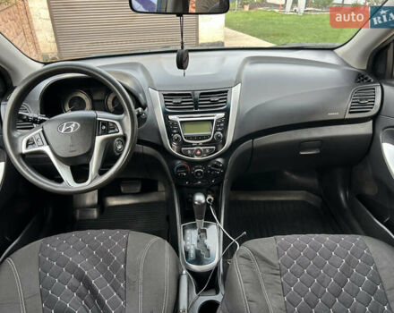 Синій Хендай Акцент, об'ємом двигуна 1.4 л та пробігом 259 тис. км за 7300 $, фото 7 на Automoto.ua