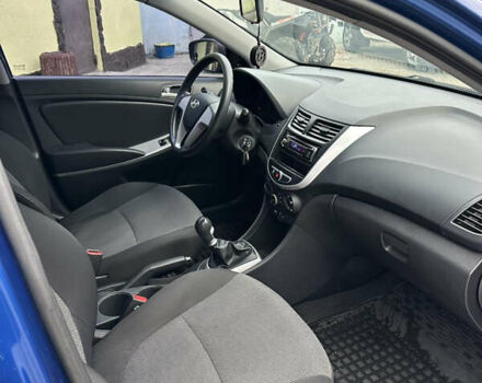 Синий Хендай Акцент, объемом двигателя 1.4 л и пробегом 110 тыс. км за 6700 $, фото 5 на Automoto.ua