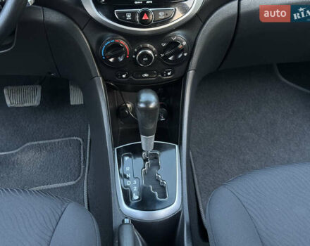 Синій Хендай Акцент, об'ємом двигуна 1.4 л та пробігом 142 тис. км за 8800 $, фото 40 на Automoto.ua