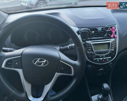 Синій Хендай Акцент, об'ємом двигуна 1.4 л та пробігом 138 тис. км за 7000 $, фото 5 на Automoto.ua