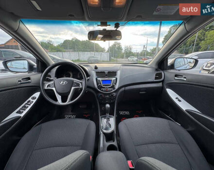 Синій Хендай Акцент, об'ємом двигуна 1.6 л та пробігом 163 тис. км за 8100 $, фото 8 на Automoto.ua